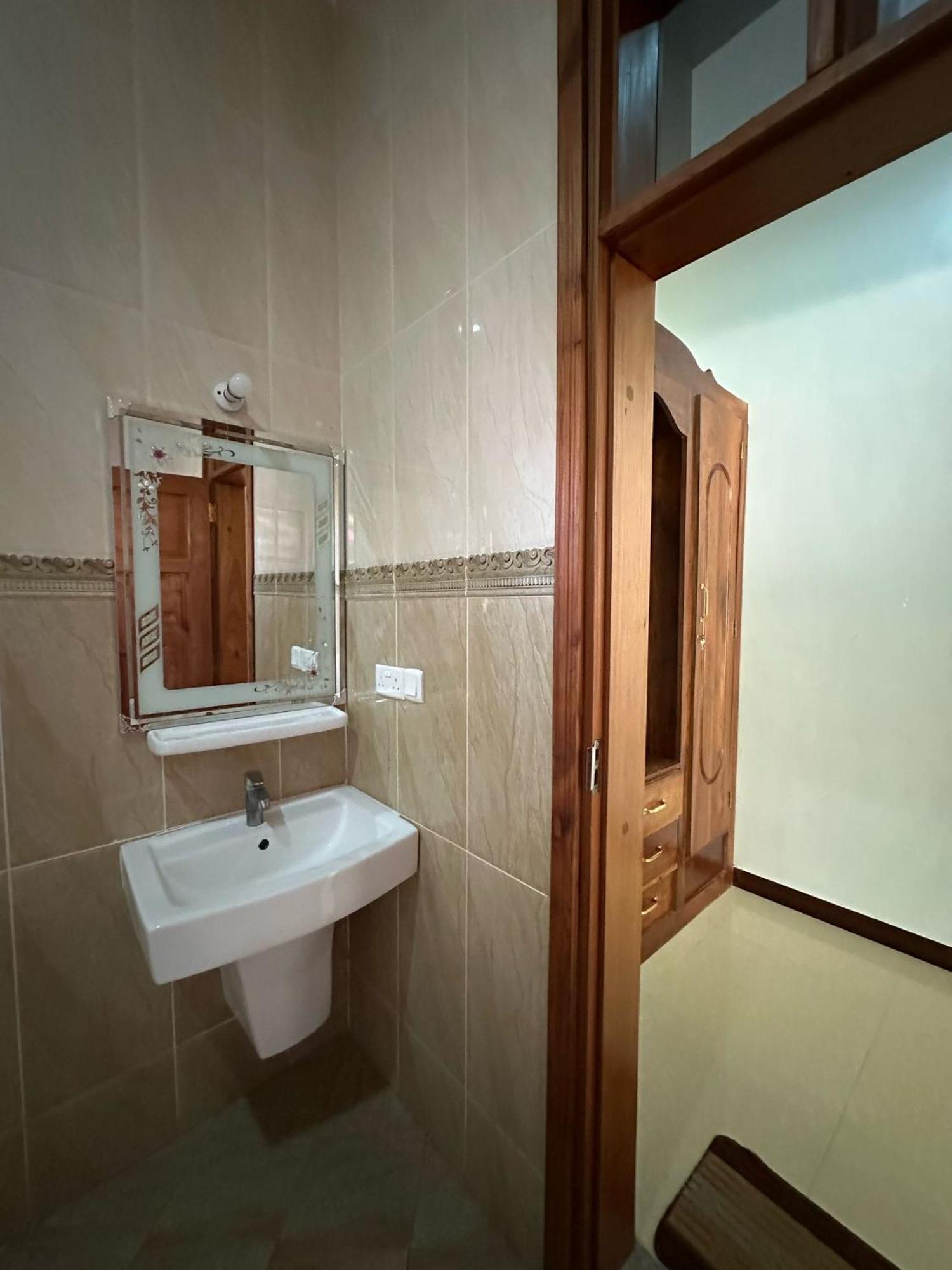 נונגווי Relax Hotel Taj מראה חיצוני תמונה
